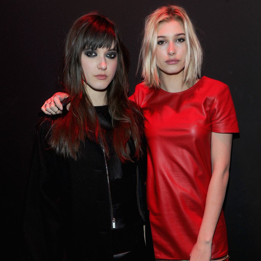 Alaia Baldwin und Hailey Bieber im Jahr 2014
