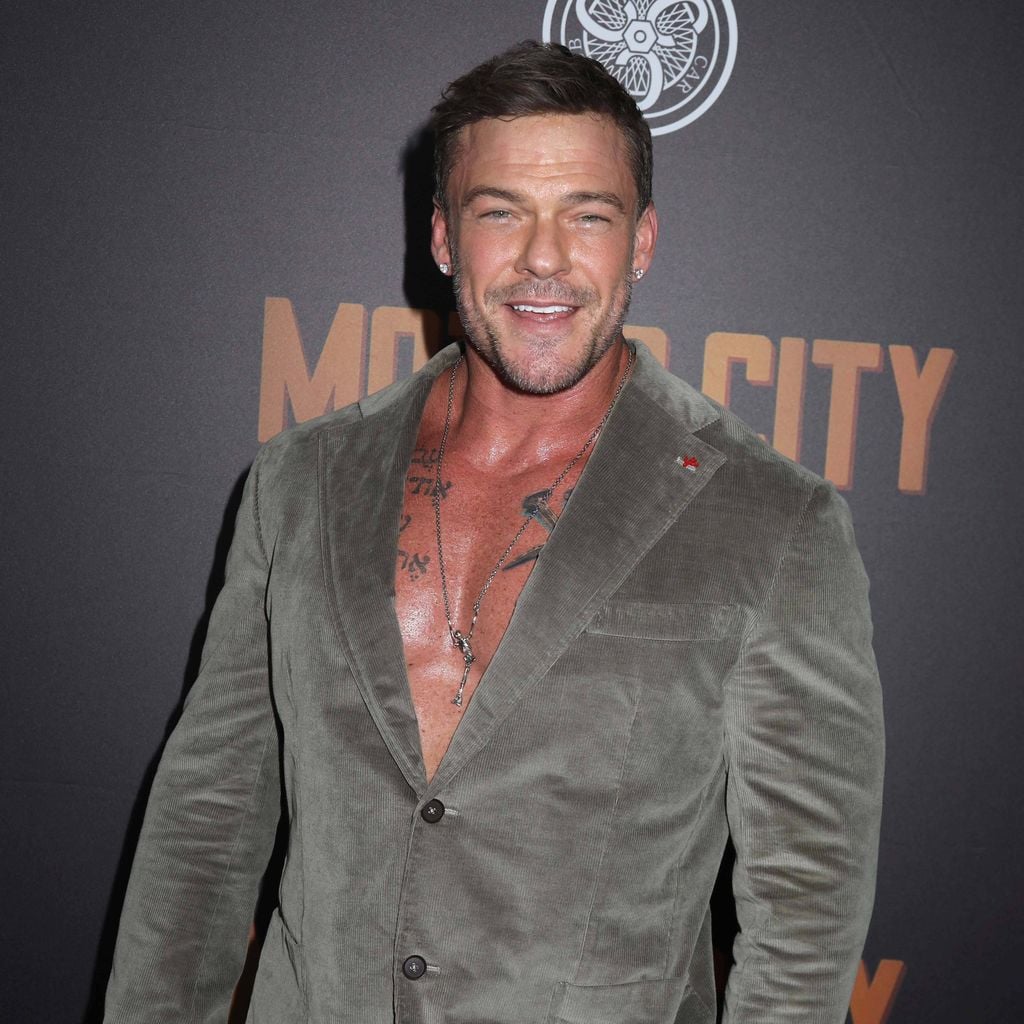 Alan Ritchson bei der Premiere von "Motor City"