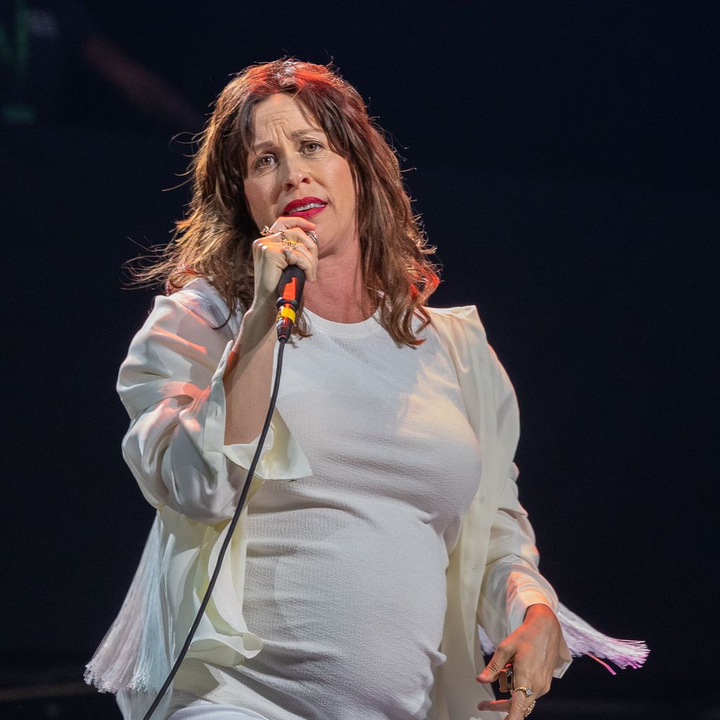 Alanis Morissette bei einem Auftritt im Mai 2019
