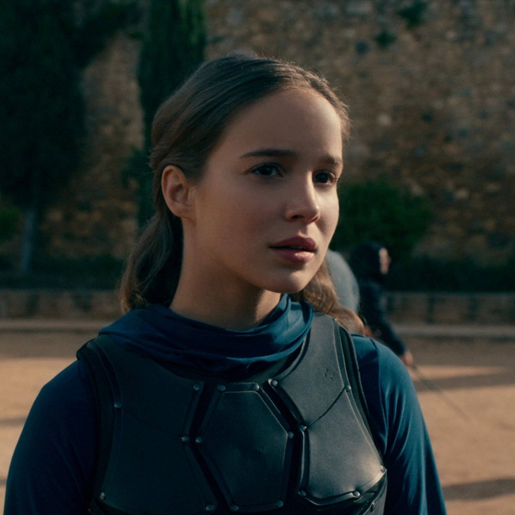 Alba Baptista in einer Szene der Netflix-Serie "Warrior Nun", 2020