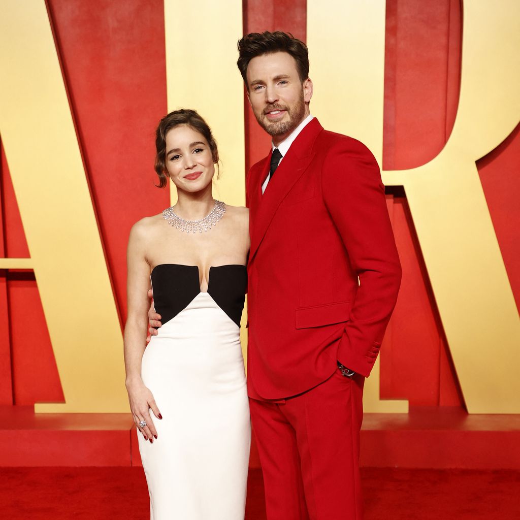 Alba Baptista und Chris Evans bei der Vanity Fair Oscars Party 2024