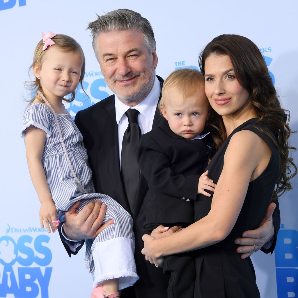 Alec und Hilaria Baldwin mit ihren Kindern Carmen und Rafael bei der Premiere von "Boss Baby"