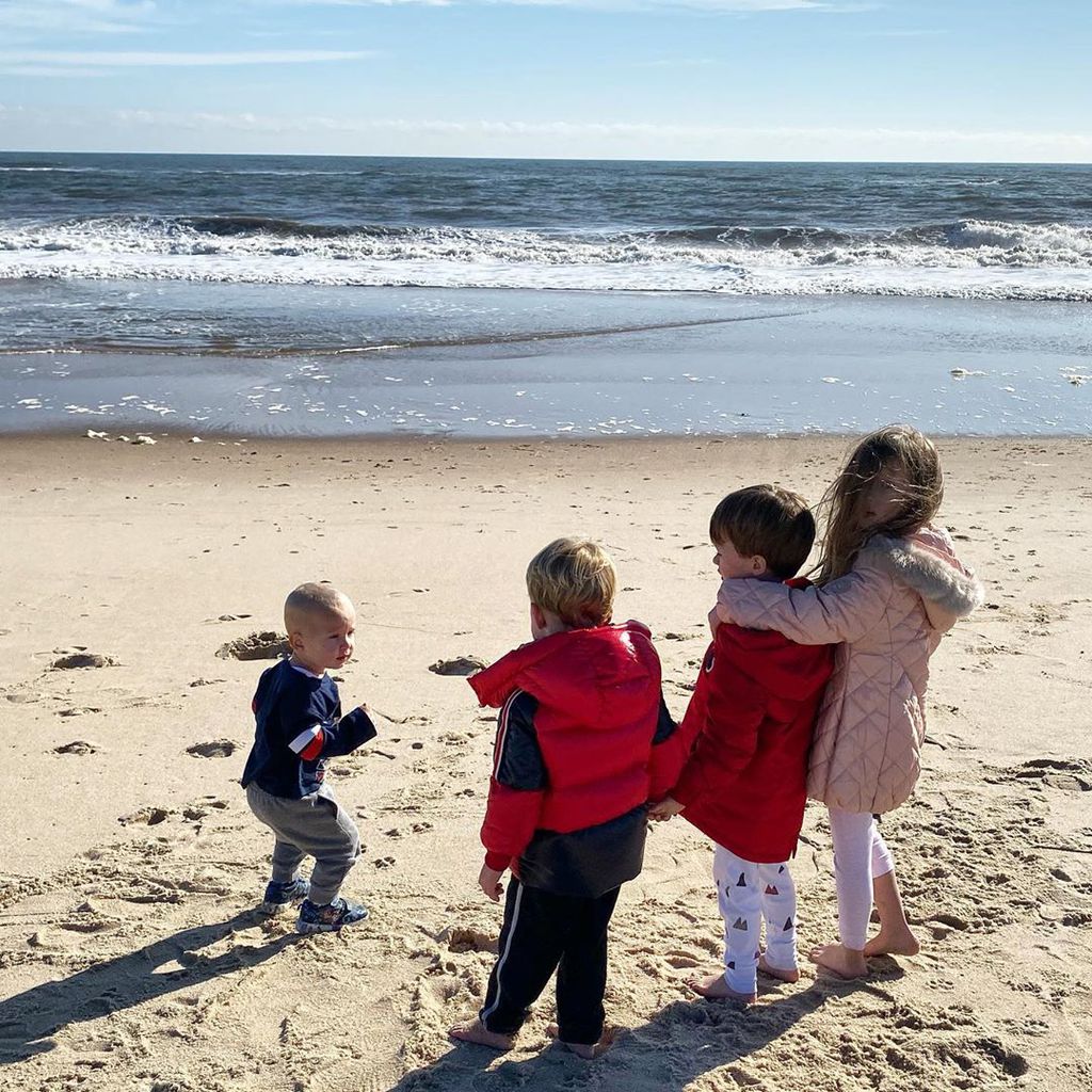 Alec und Hilaria Baldwins Kinder Romeo, Leonardo, Rafael und Carmen