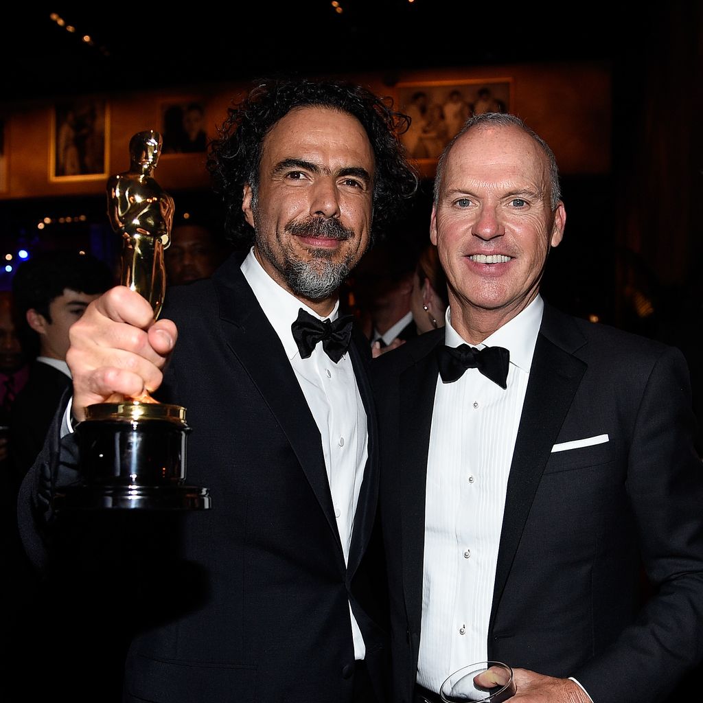 Alejandro González Iñárritu und Michael Keaton beim Governors Ball der 87. Oscars in Hollywood