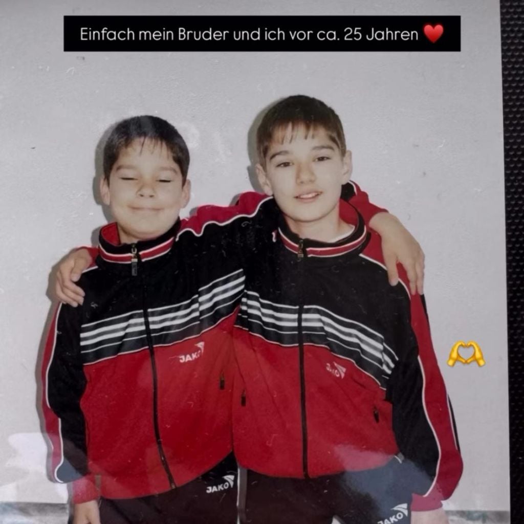Realitystar Aleks Petrovic (r.) mit seinem Bruder Marko (l.)