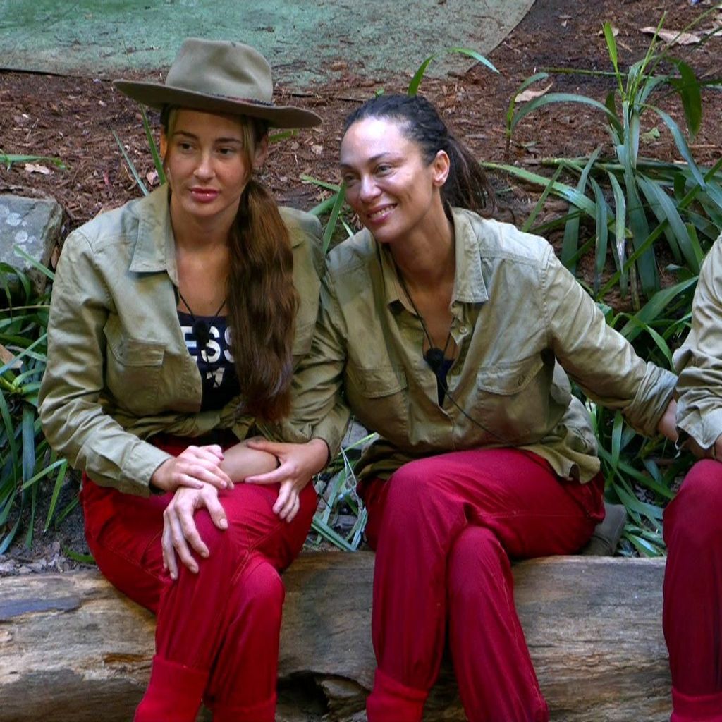 Alessia Herren, Lilly Becker und Pierre Sanoussi-Bliss im Dschungelcamp 2025
