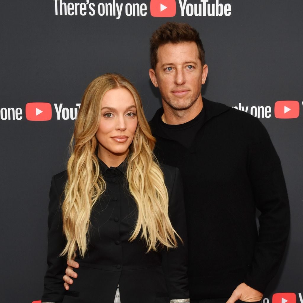 Alex Cooper und Matt Kaplan beim YouTube Brandcast in New York City, Mai 2026