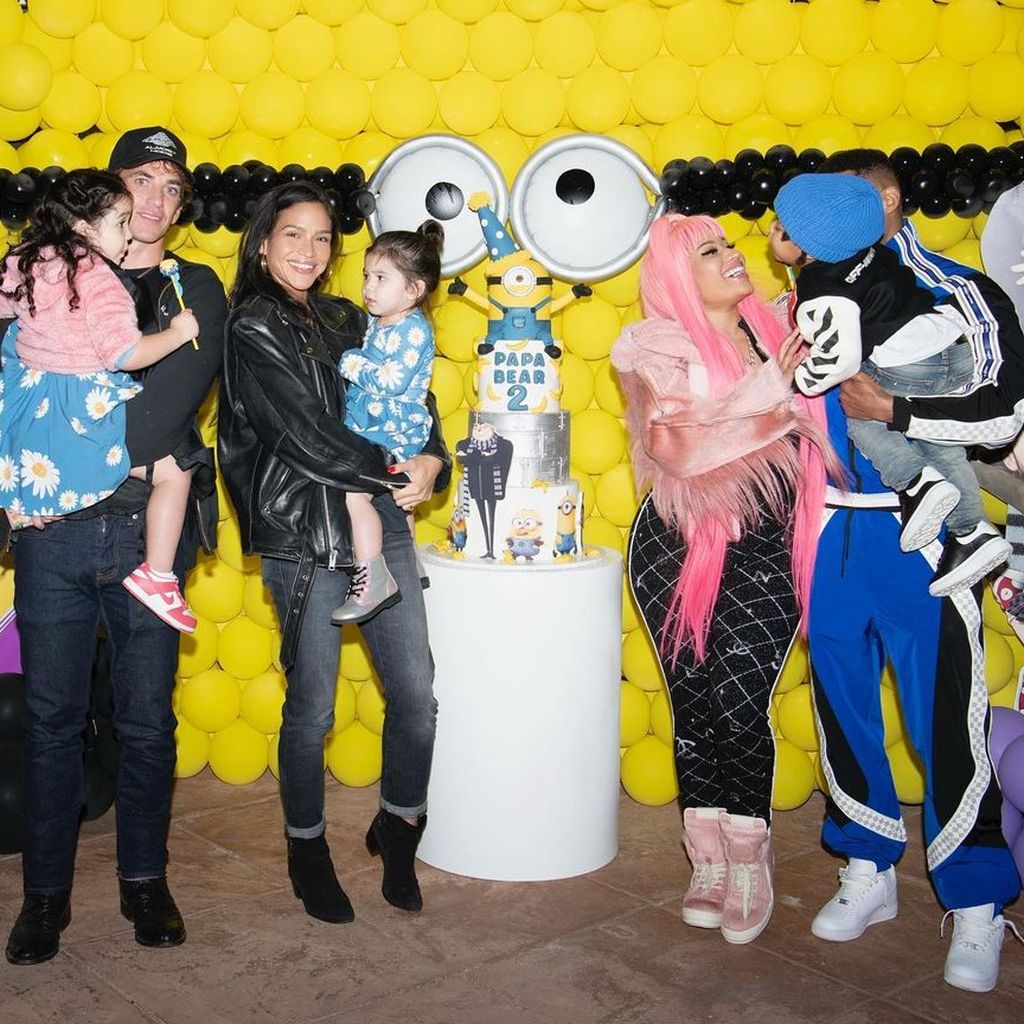 Alex Fine, Cassie, Nicki Minaj und Kenneth Petty und ihre Kinder