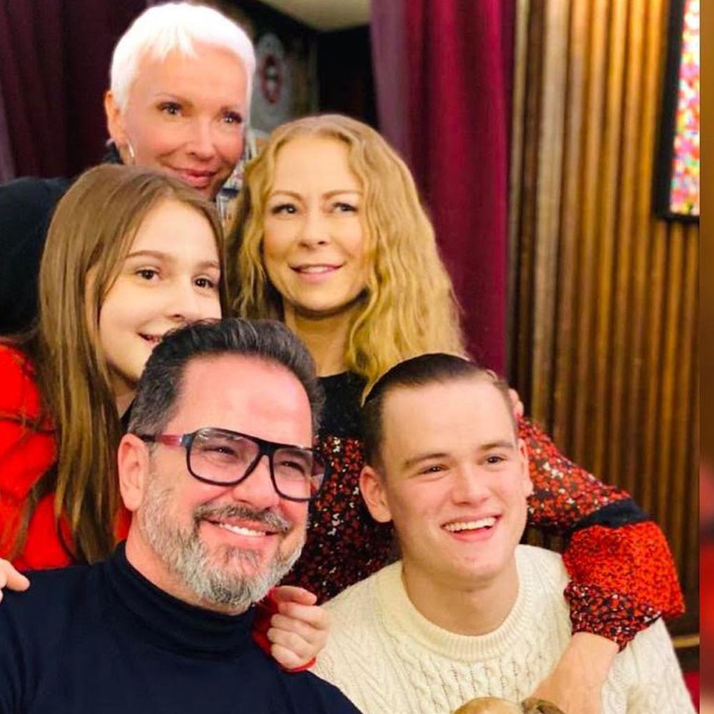 Alex Jolig, sein Sohn Paul, Adoptivtochter Tatjana, Ex Jenny Elvers und seine Frau Britt