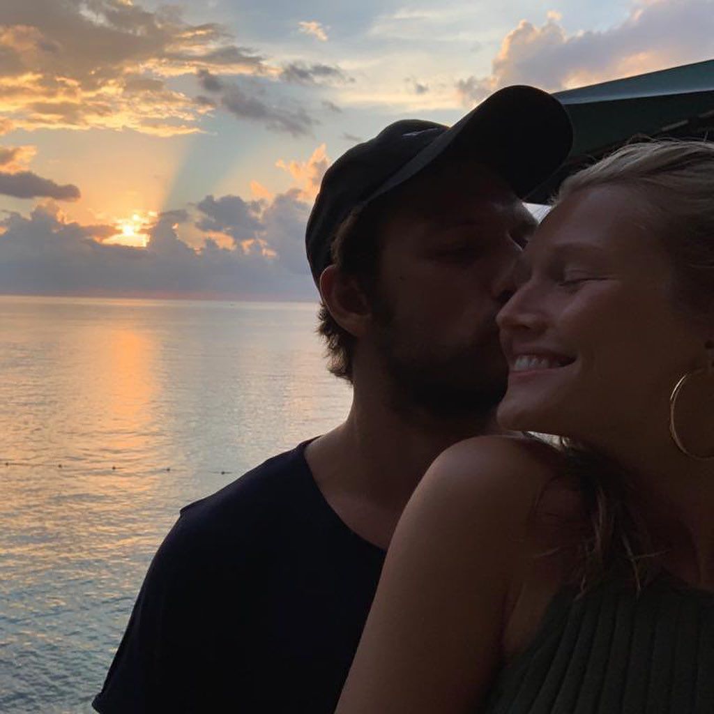 Alex Pettyfer und Toni Garrn im Dezember 2021