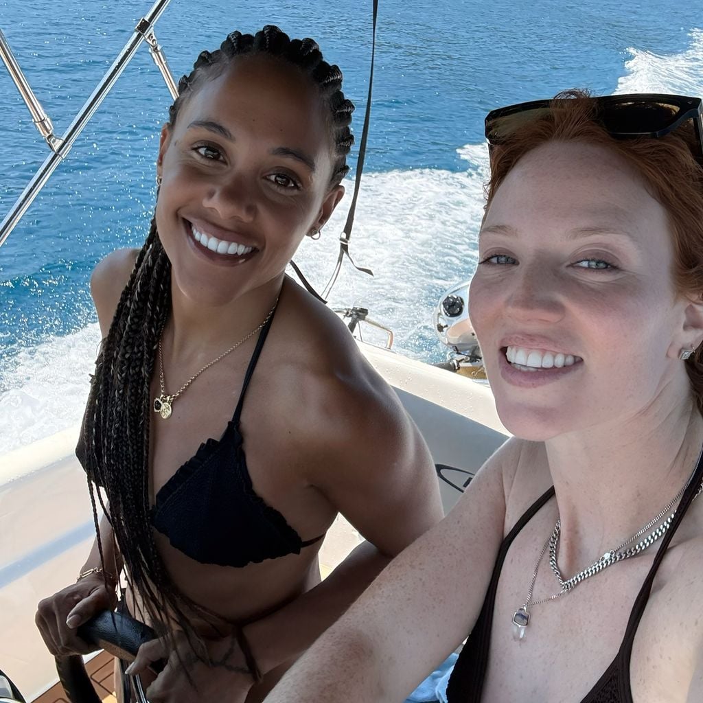 Alex Scott mit Freundin im Urlaub, 2026