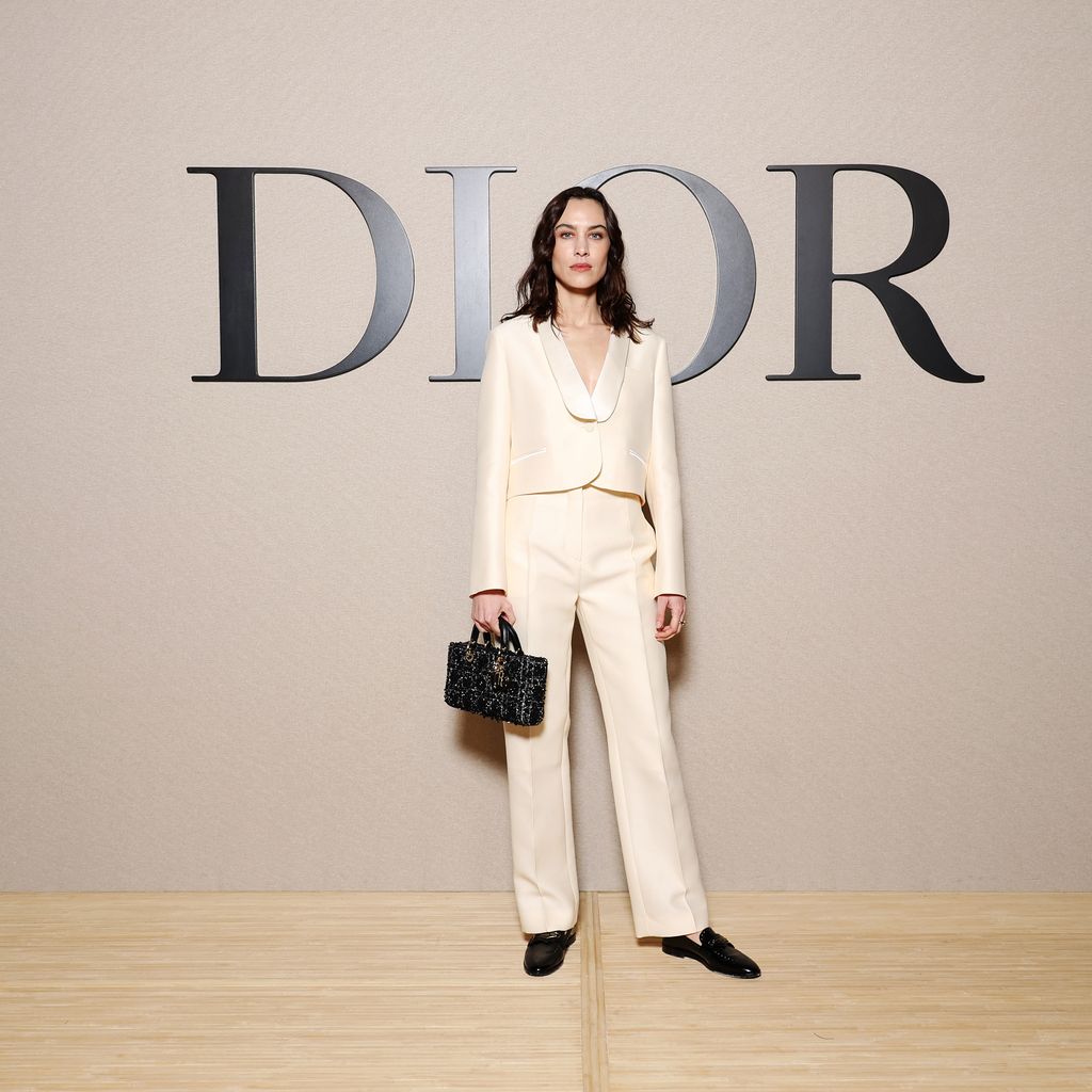 Alexa Chung bei der Dior-Fashionshow in Paris, 2024