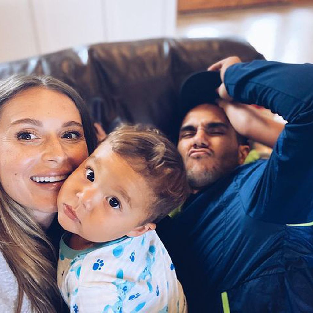 Alexa und Carlos PenaVega mit ihren Söhnen