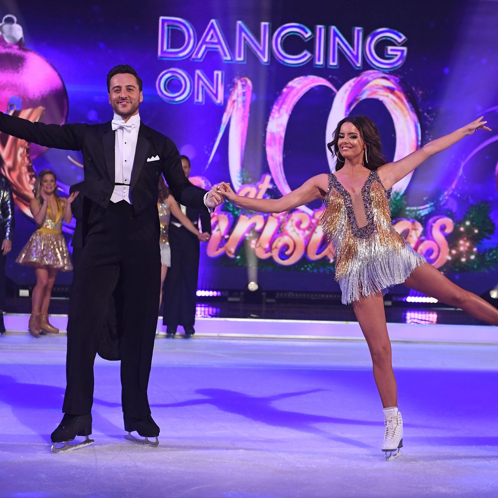 Alexander Demetriou und Maura Higgins bei "Dancing on Ice"