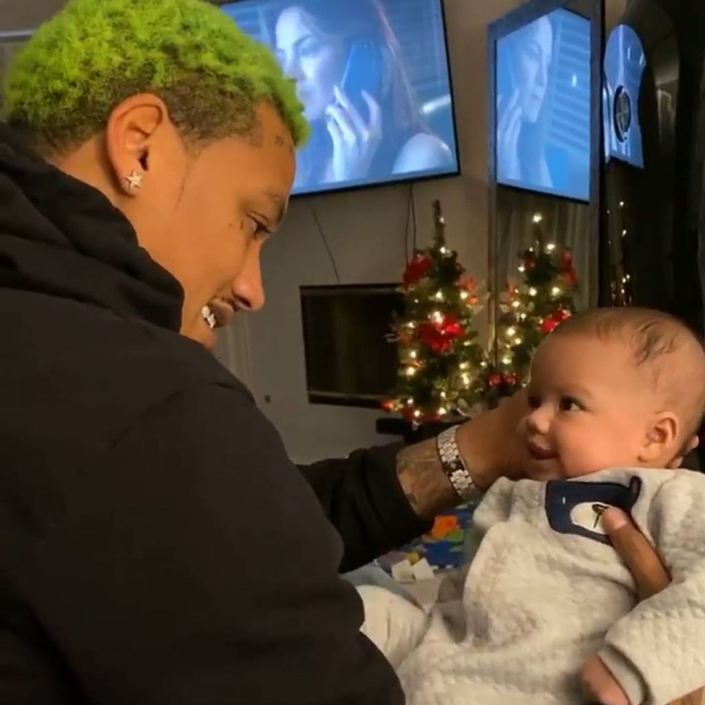 Alexander Edwards mit seinem Sohn Slash Electric