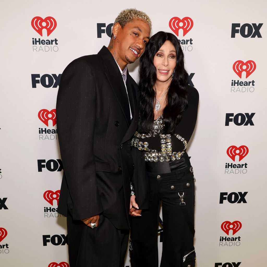 Alexander Edwards und Cher bei den iHeartRadio Music Awards 2024