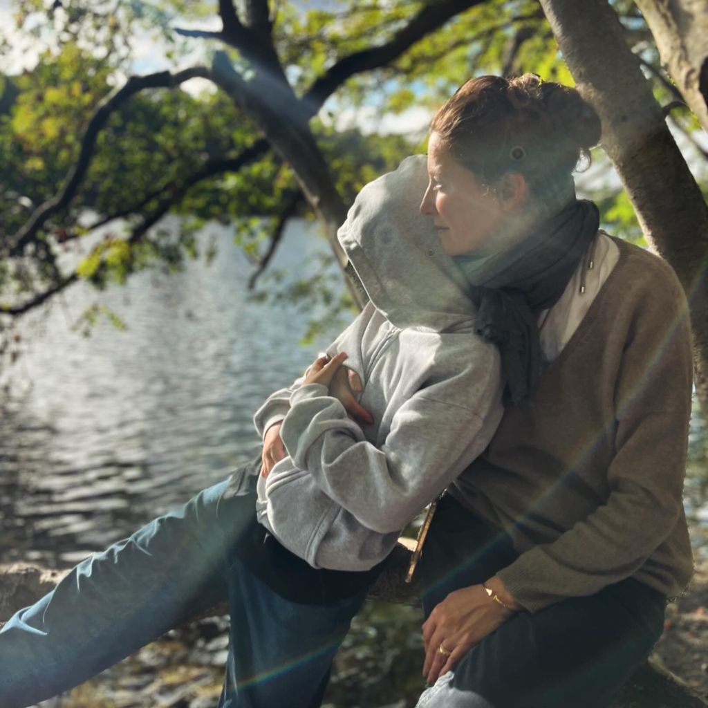Alexandra Maria Lara mit ihrem Sohn im September 2024