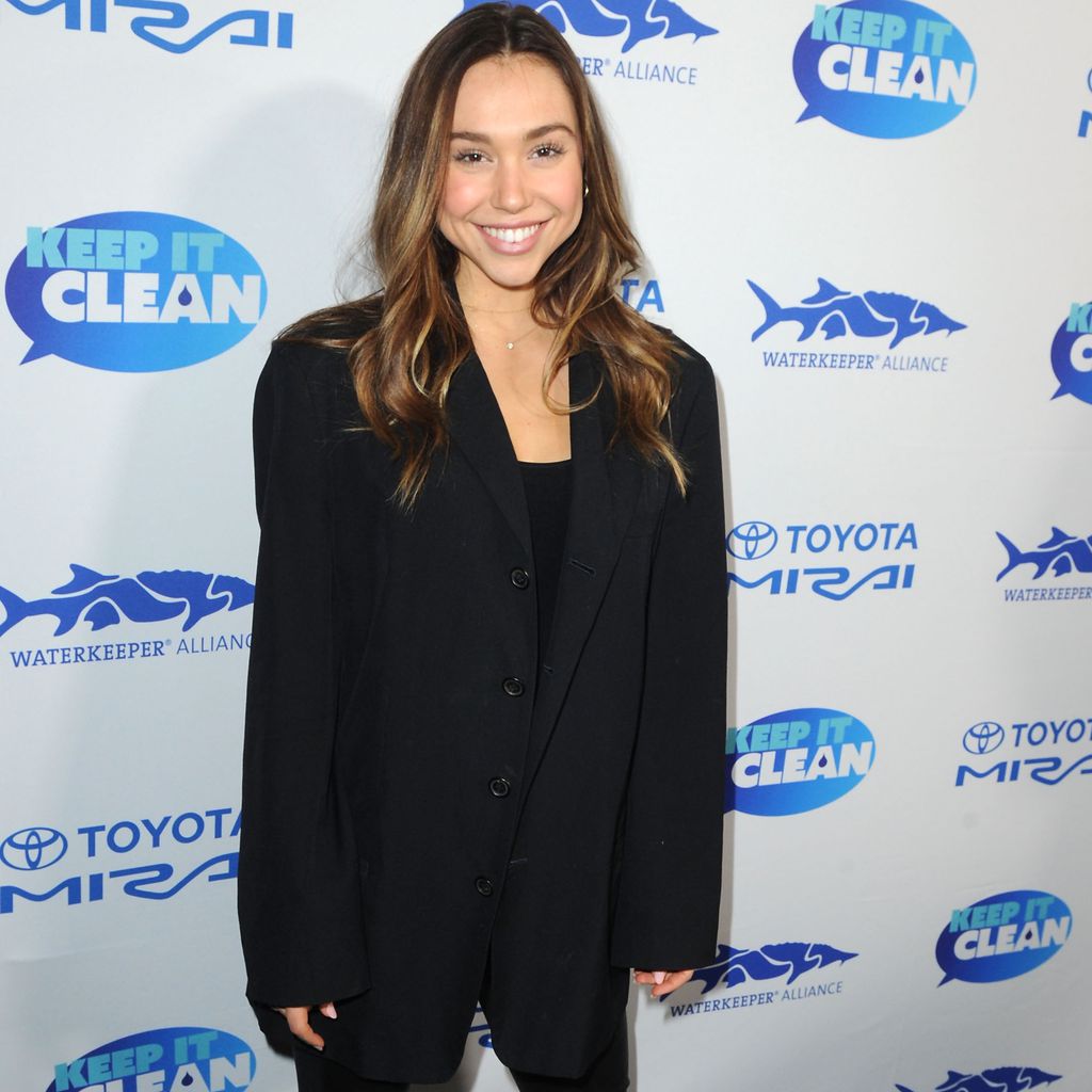 Alexis Ren, Netz-Star
