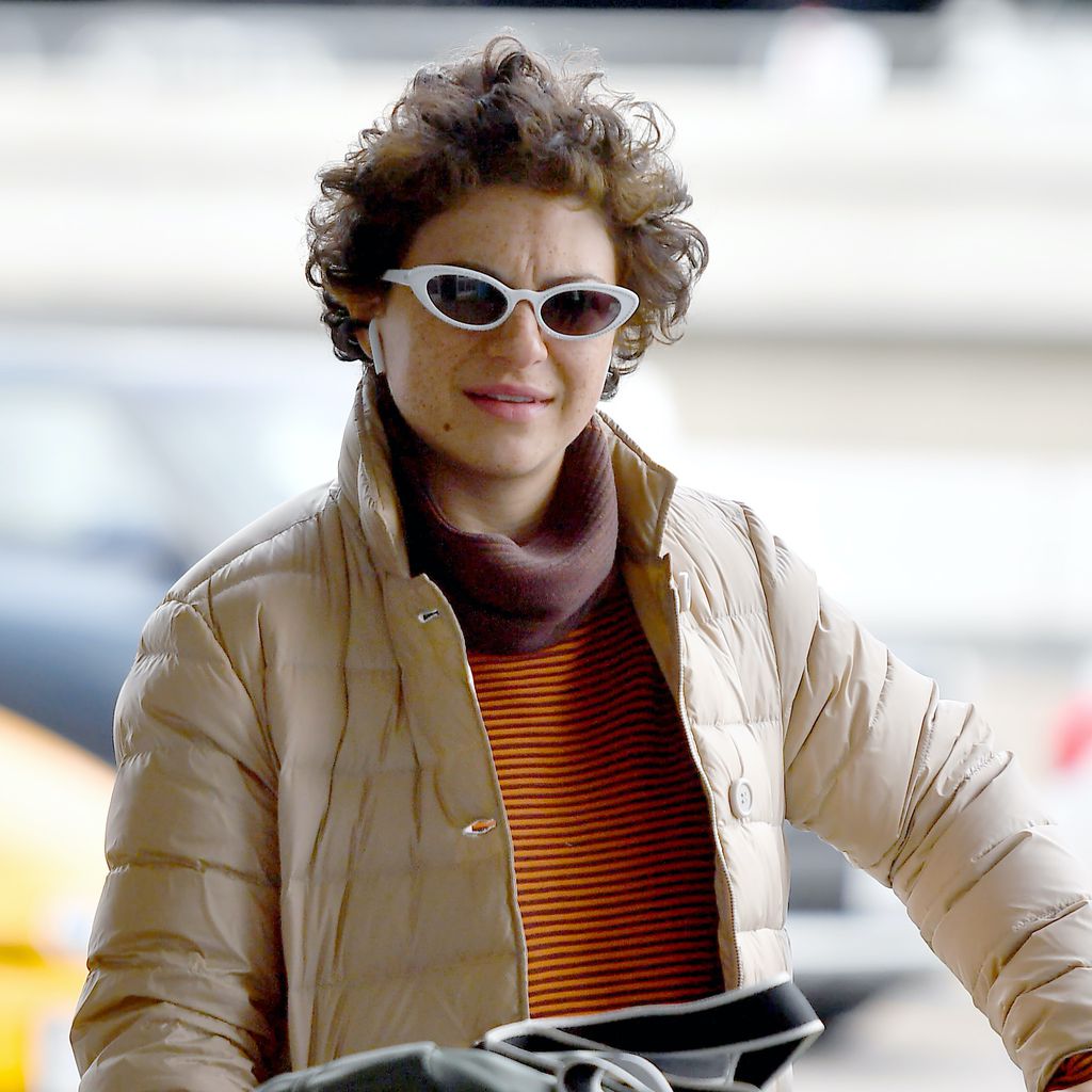 Alia Shawkat am Flughafen in Los Angeles im Dezember 2019