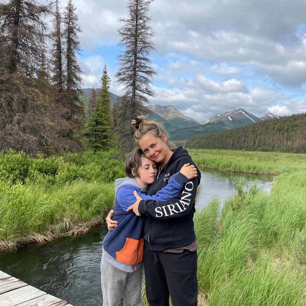 Alicia Silverstone und ihren Sohn Bear im August 2021