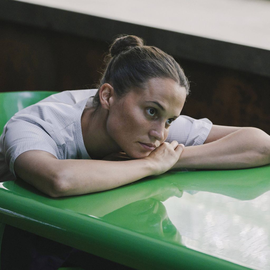 Schauspielerin Alicia Vikander in "The Assessment" (2024), Magnolia Pictures