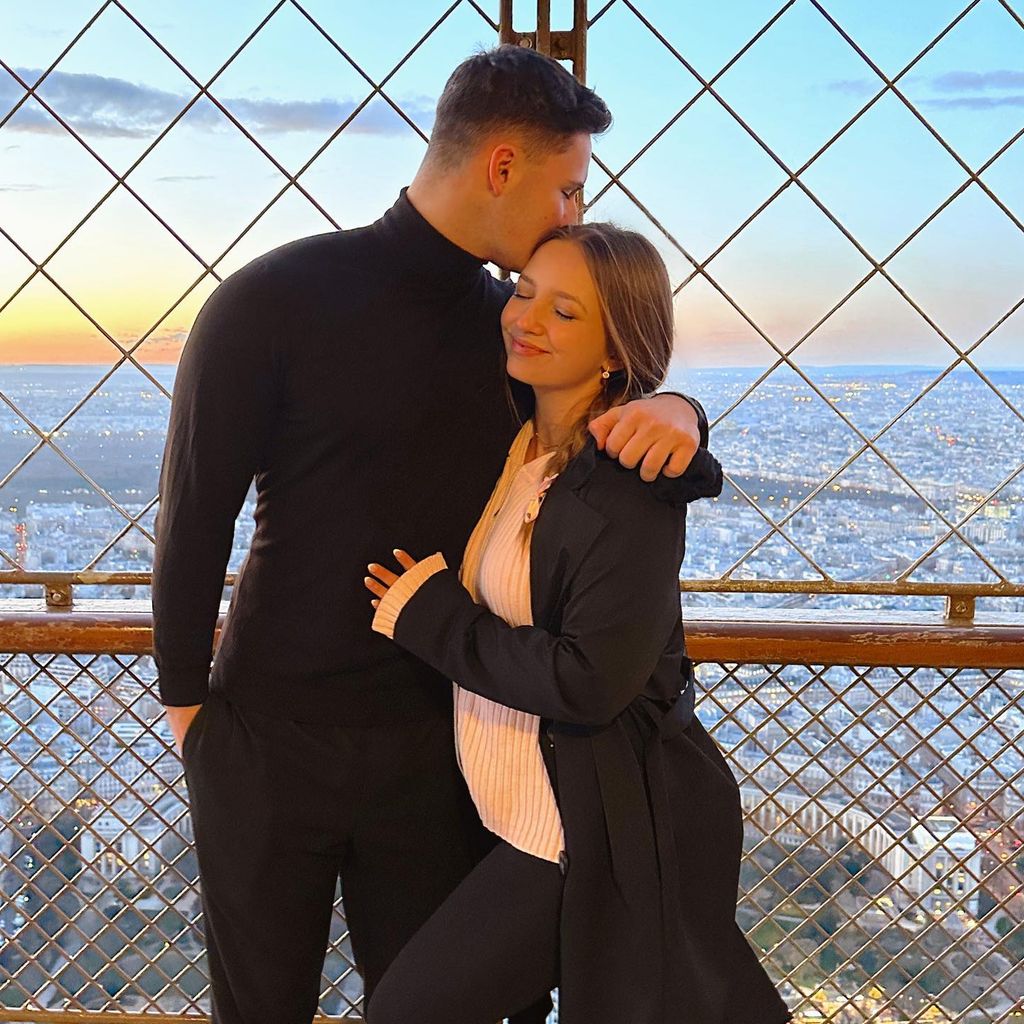 Alina Mour, Influencerin, mit ihrem Partner