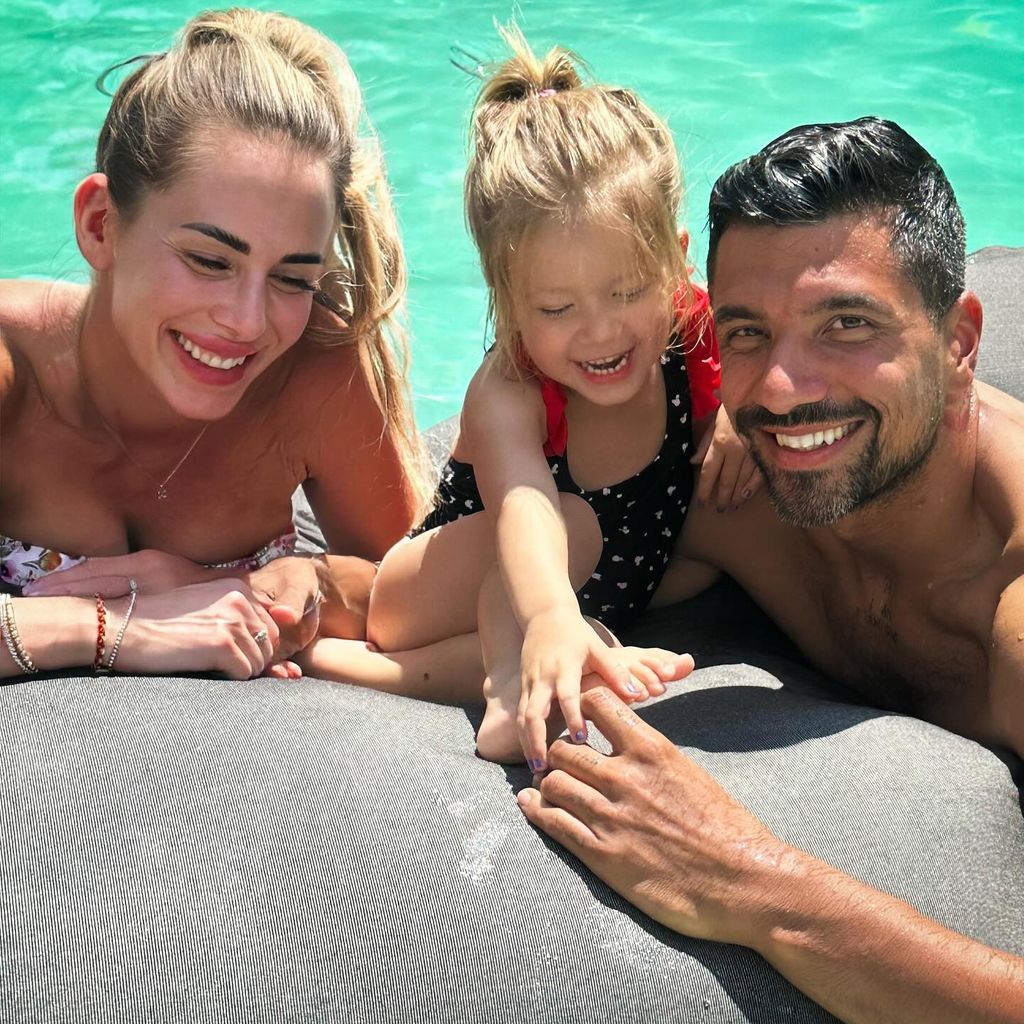 Alina Schulte im Hoff, Tochter Liv und Julian Zietlow im Juni 2024