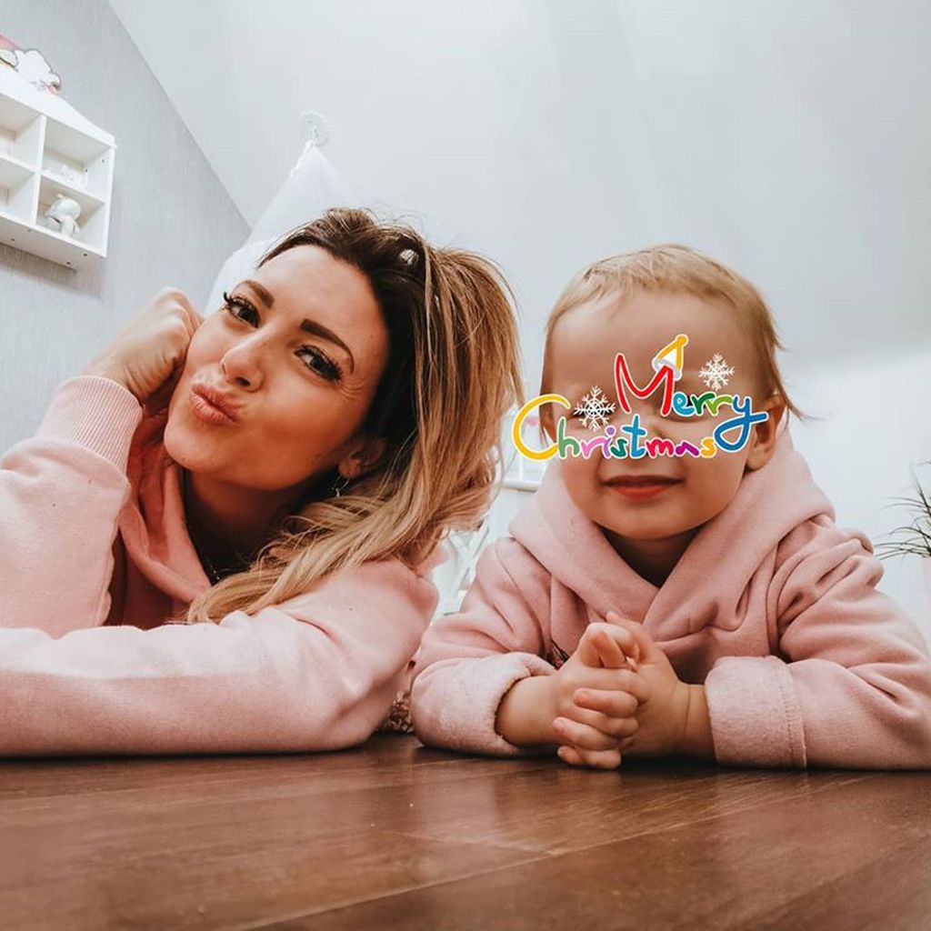 "Krass Schule"-Star Aline Jost-Di Raimondo mit ihrer Tochter