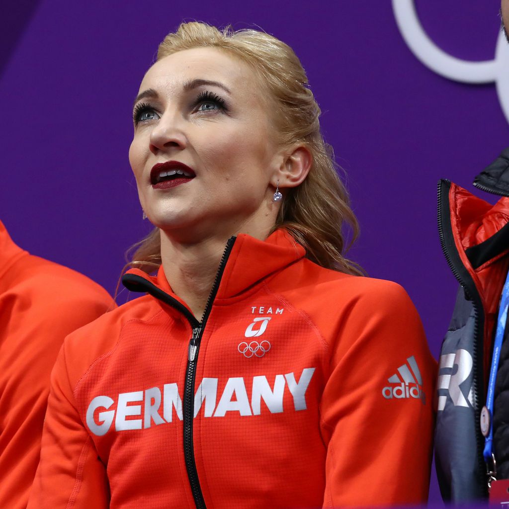 Aljona Savchenko, Professionelle Eiskunstläuferin
