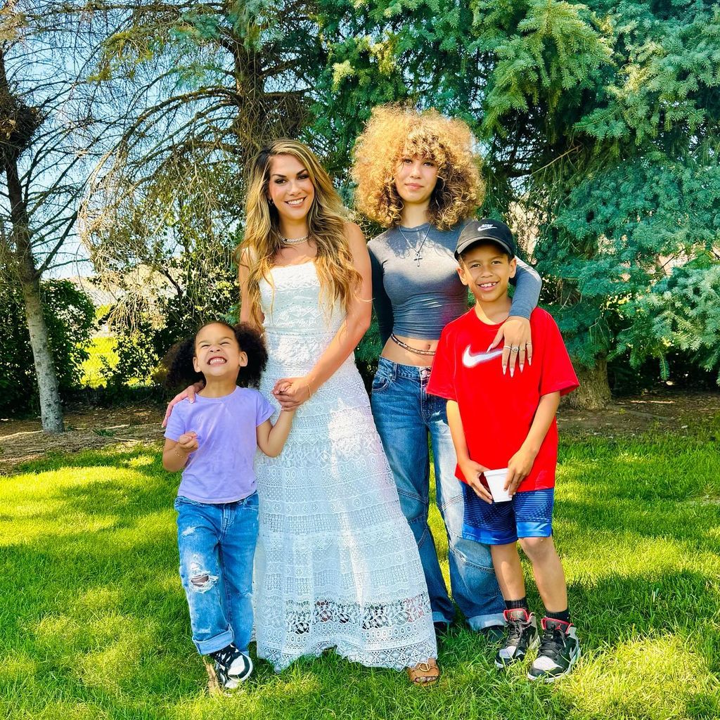Allison Holker mit ihren Kindern Weslie, Zaia und Maddox