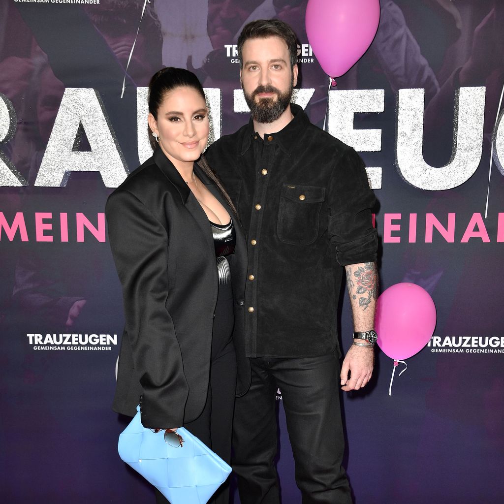 Almila Bagriacik und Finn Christoph Stroeks bei der Premiere zu "Trauzeugen" in Berlin