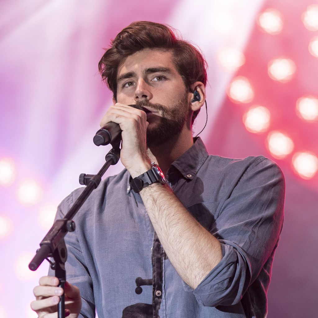 Álvaro Soler, Sänger
