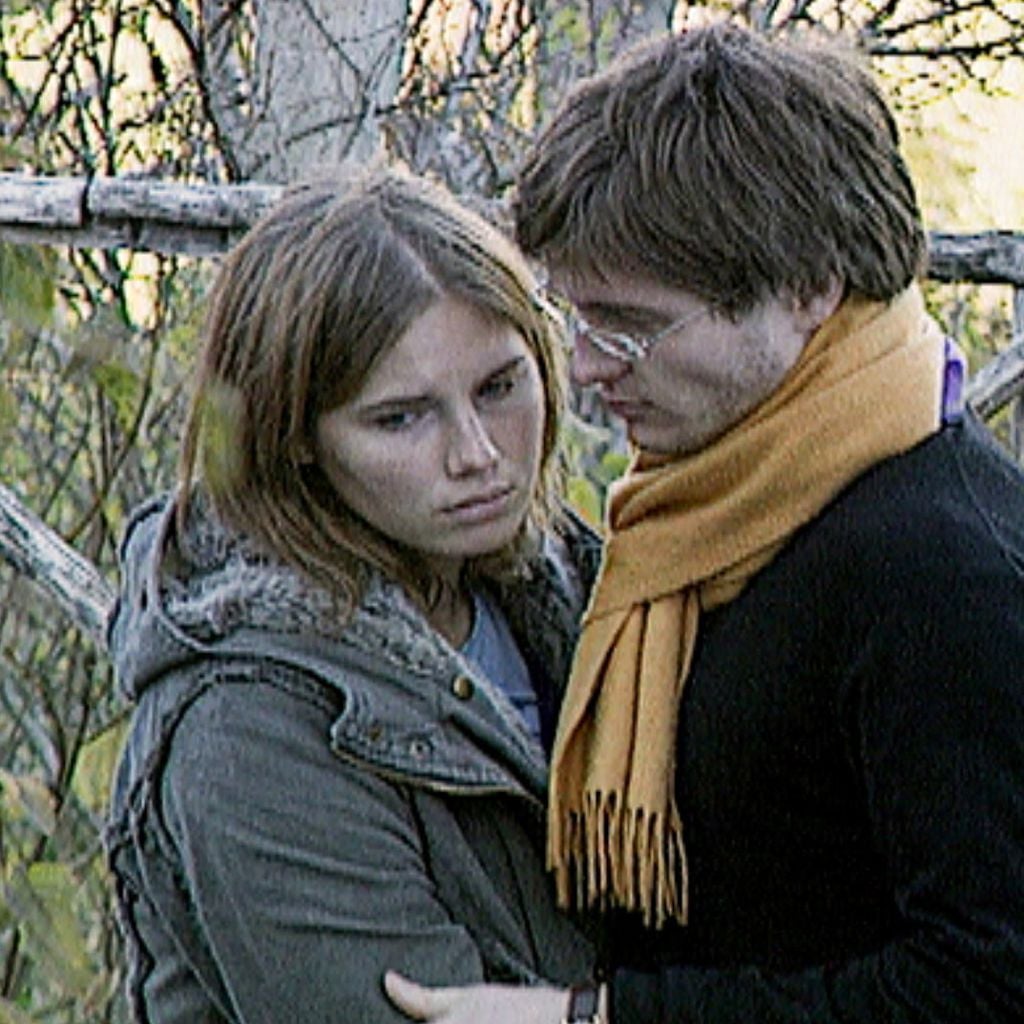 Amanda Knox und Raffaele Sollecito am Tatort in Perugia, Italien, 2007