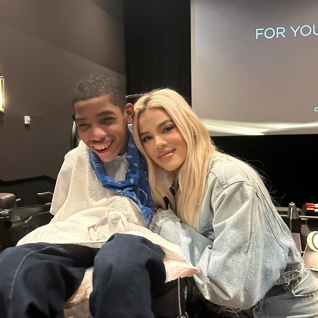 Amari Thompson und Khloé Kardashian im Kino