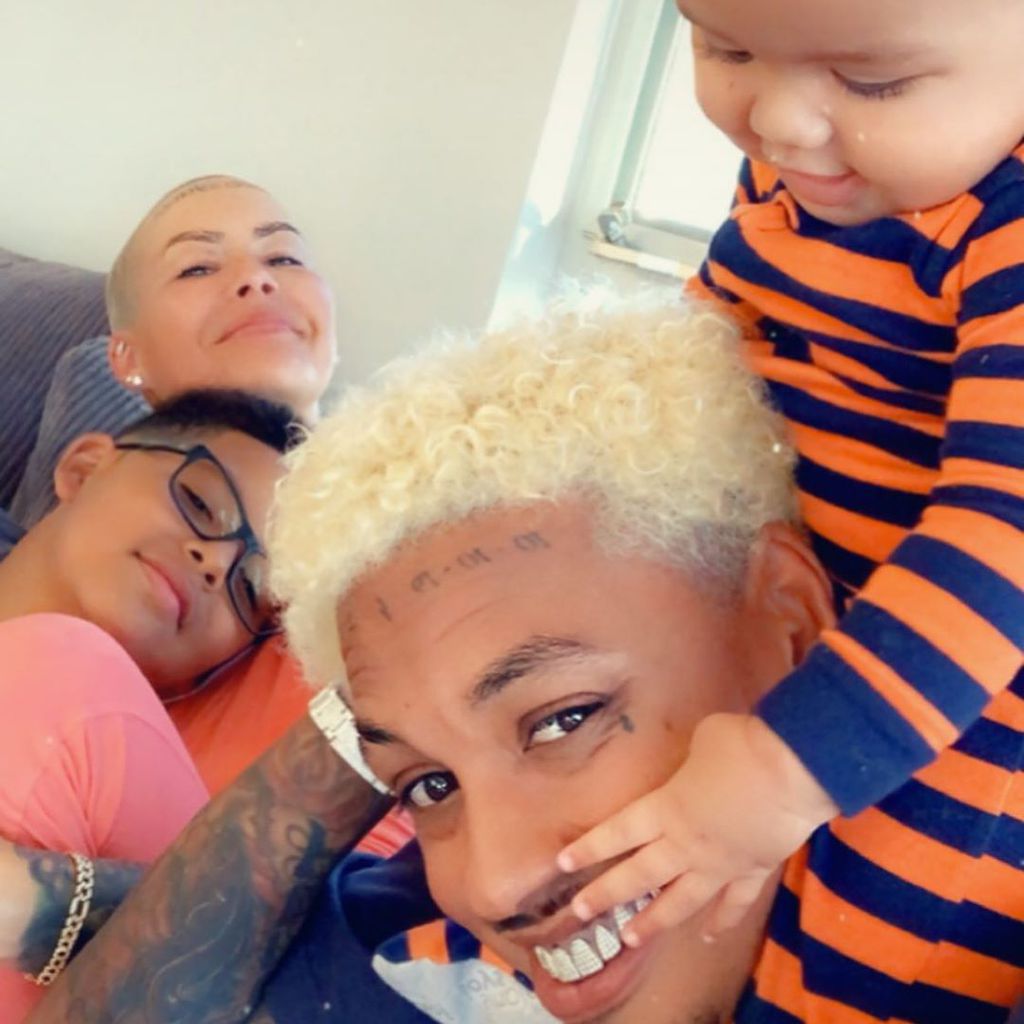 Amber Rose mit ihrem Freund Alexander Edwards und ihren Söhnen Sebastian und Slash