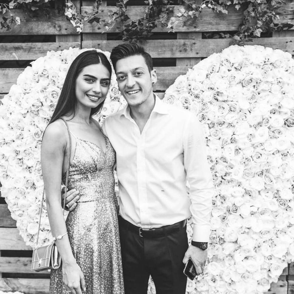 Mesut Özil mit seiner Frau Amine
