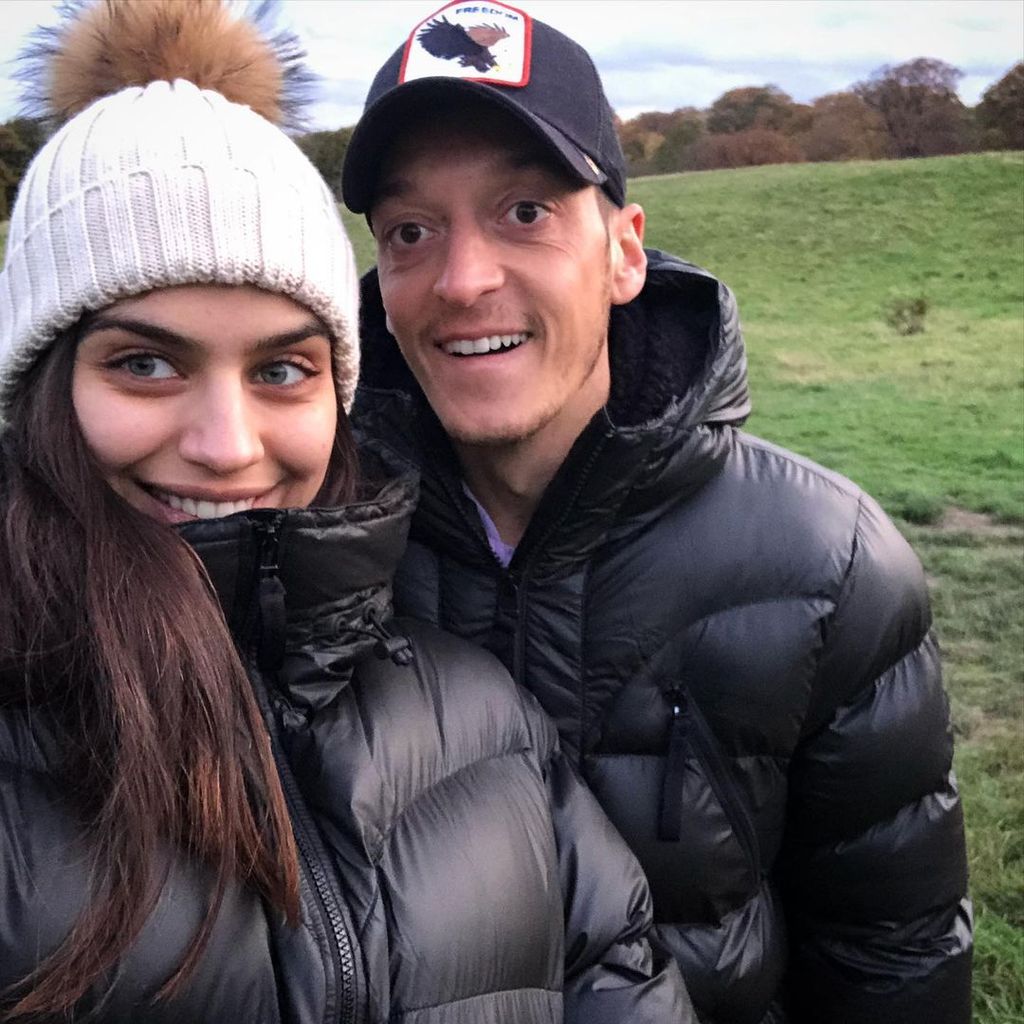 Amine Gülse und Mesut Özil im November 2019