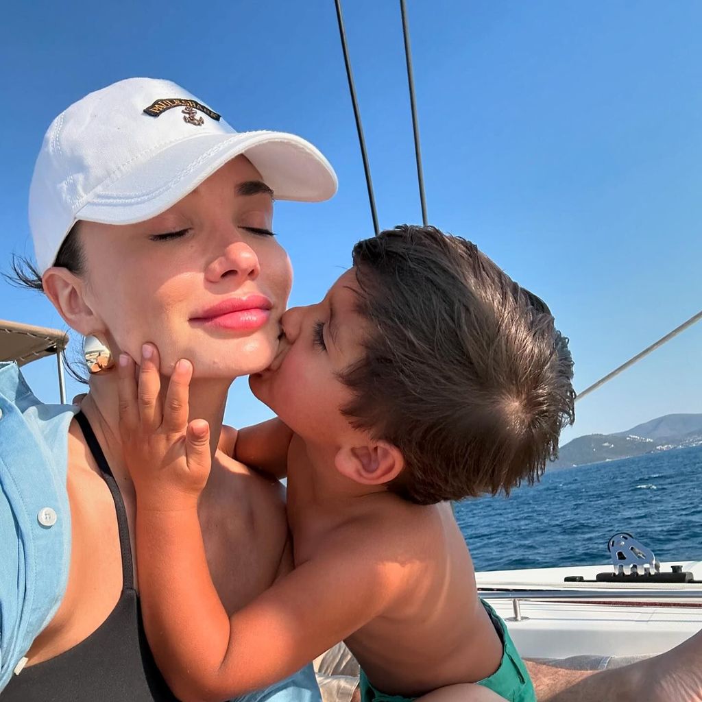 Amy Jackson mit ihrem Sohn Andreas, 2024
