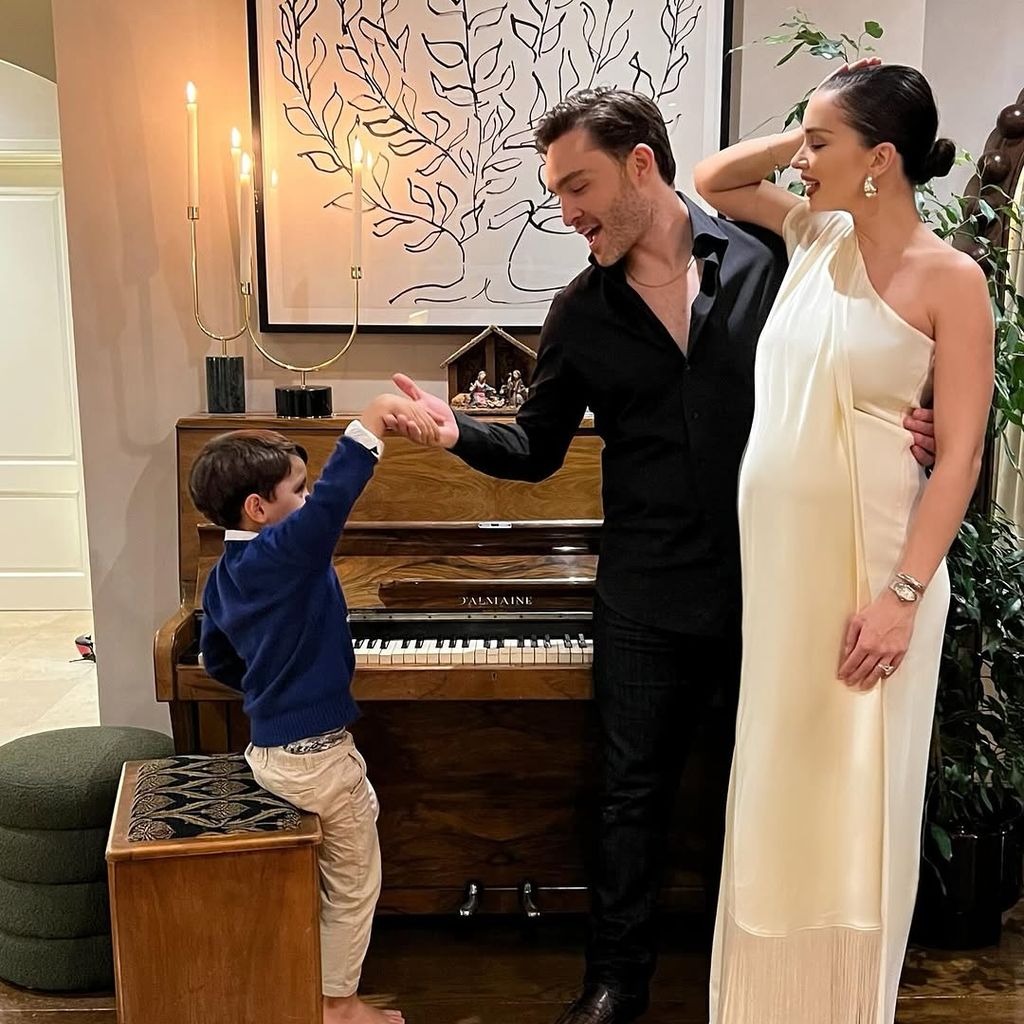 Amy Jacksons Sohn Andreas, Ed Westwick und Amy Jackson, Dezember 2024