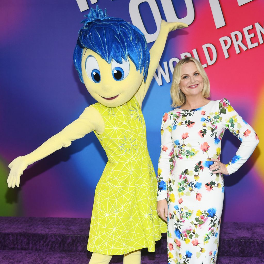 Amy Poehler und die Figur Freude bei der Premiere von "Alles steht Kopf 2" in Kalifornien