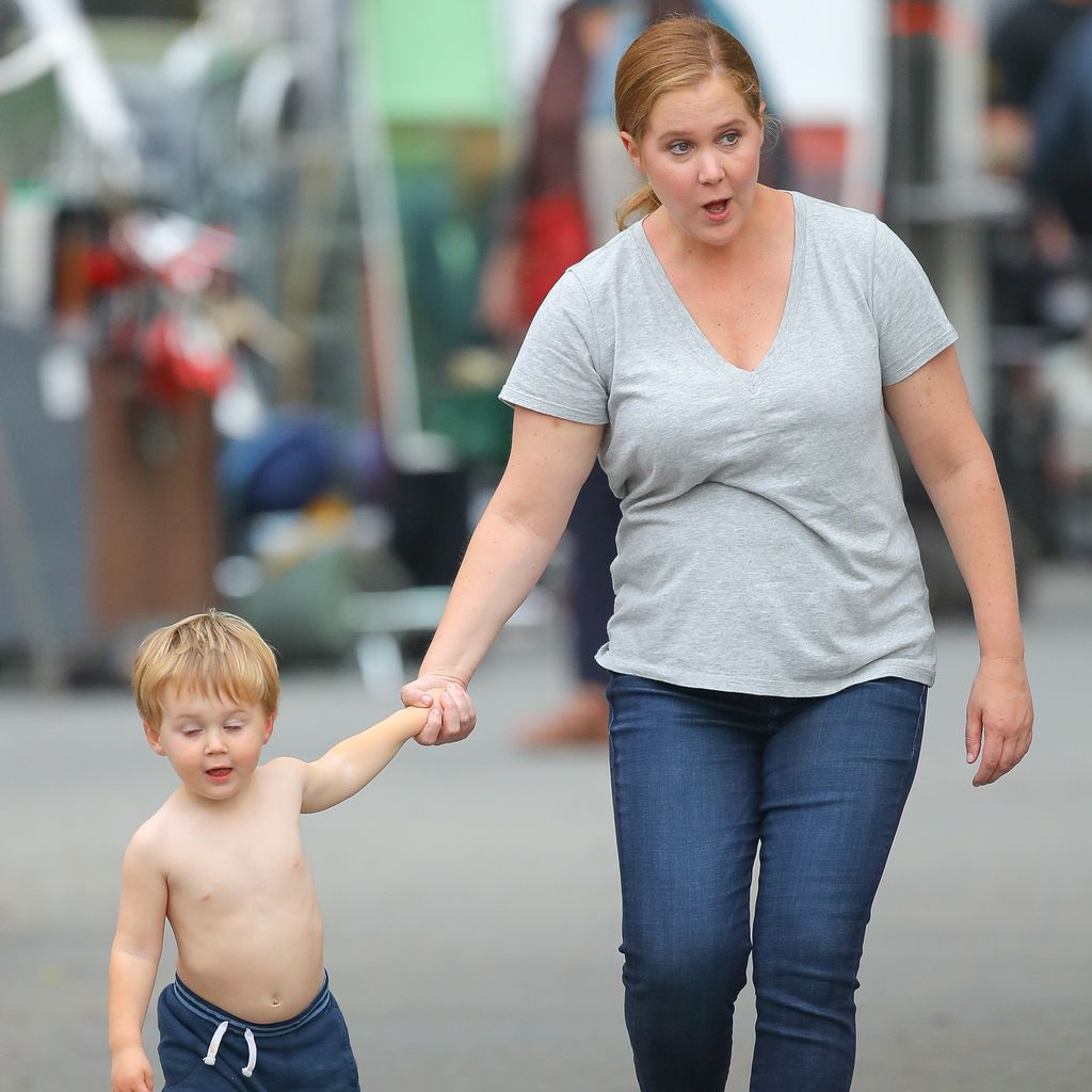 Amy Schumer und ihr Söhnchen Gene David, April 2021