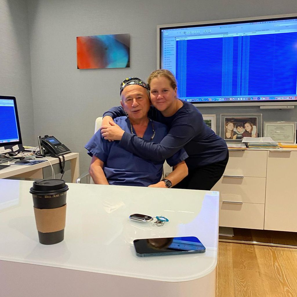 Amy Schumer mit ihrem behandelnden Arzt