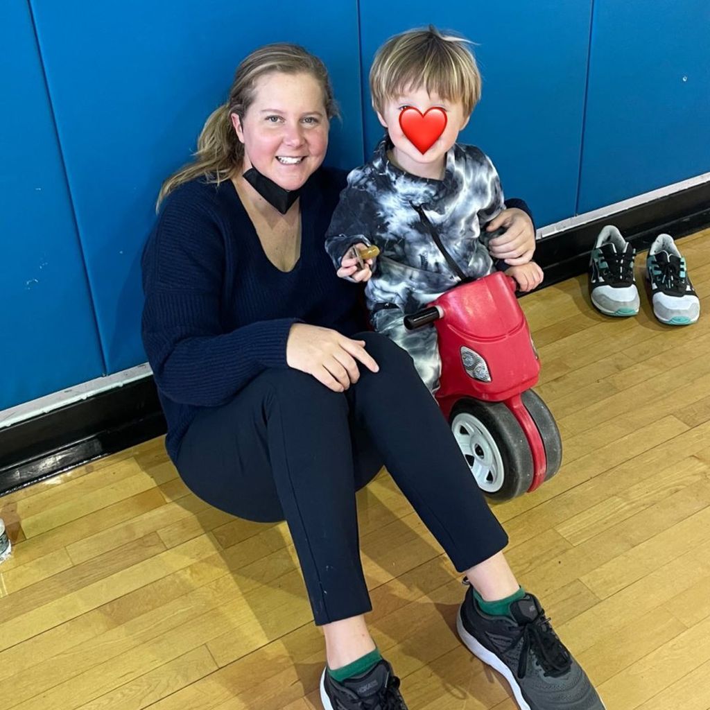 Amy Schumer und ihr Sohn Gene im Februar 2022