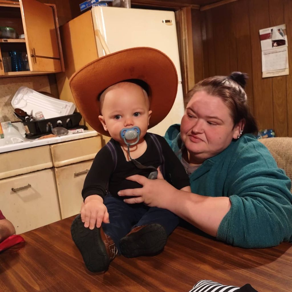 Amy Slaton Halterman mit ihrem Sohn Gage