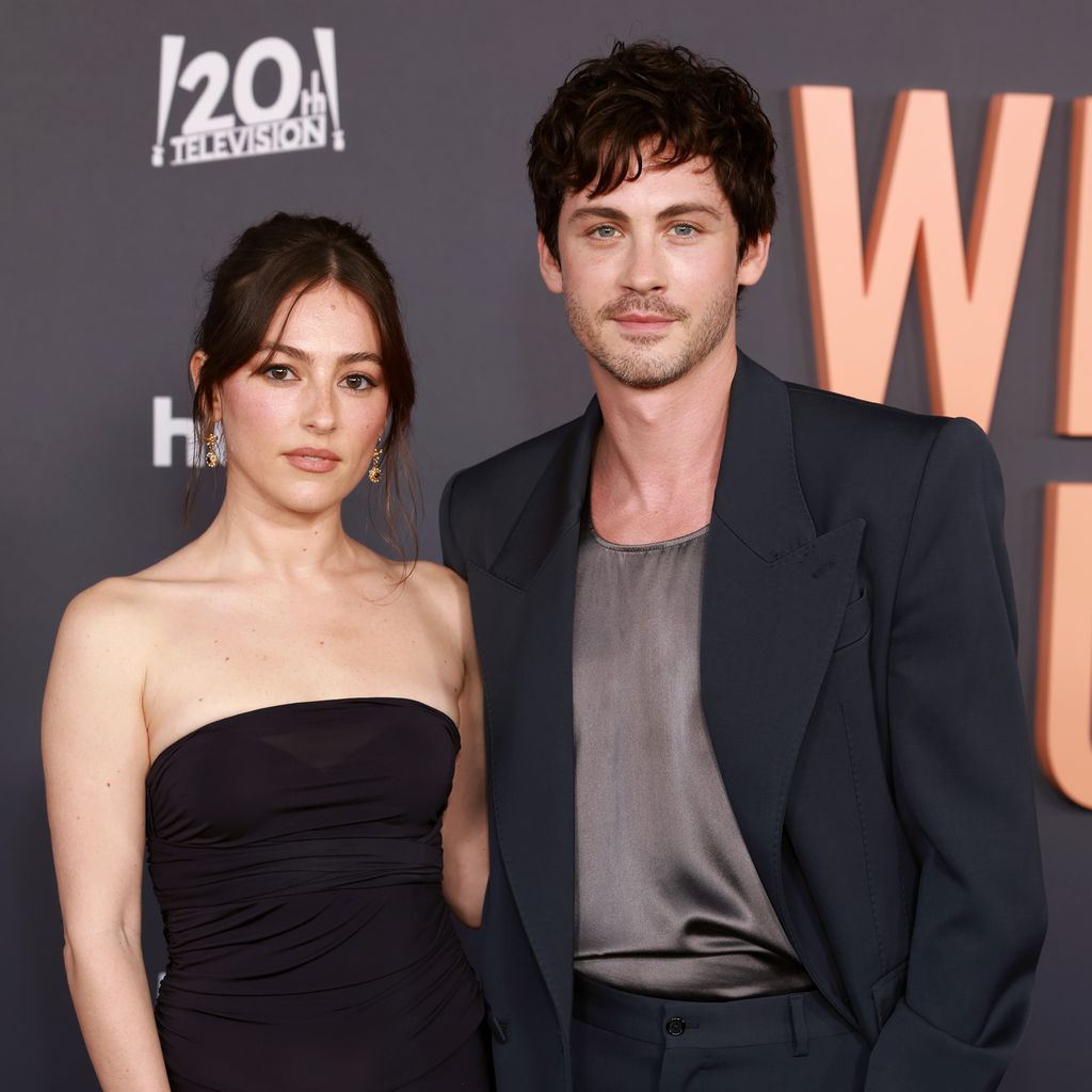 Ana Corrigan mit Logan Lerman bei der Premiere von "We Were The Lucky Ones", März 2024