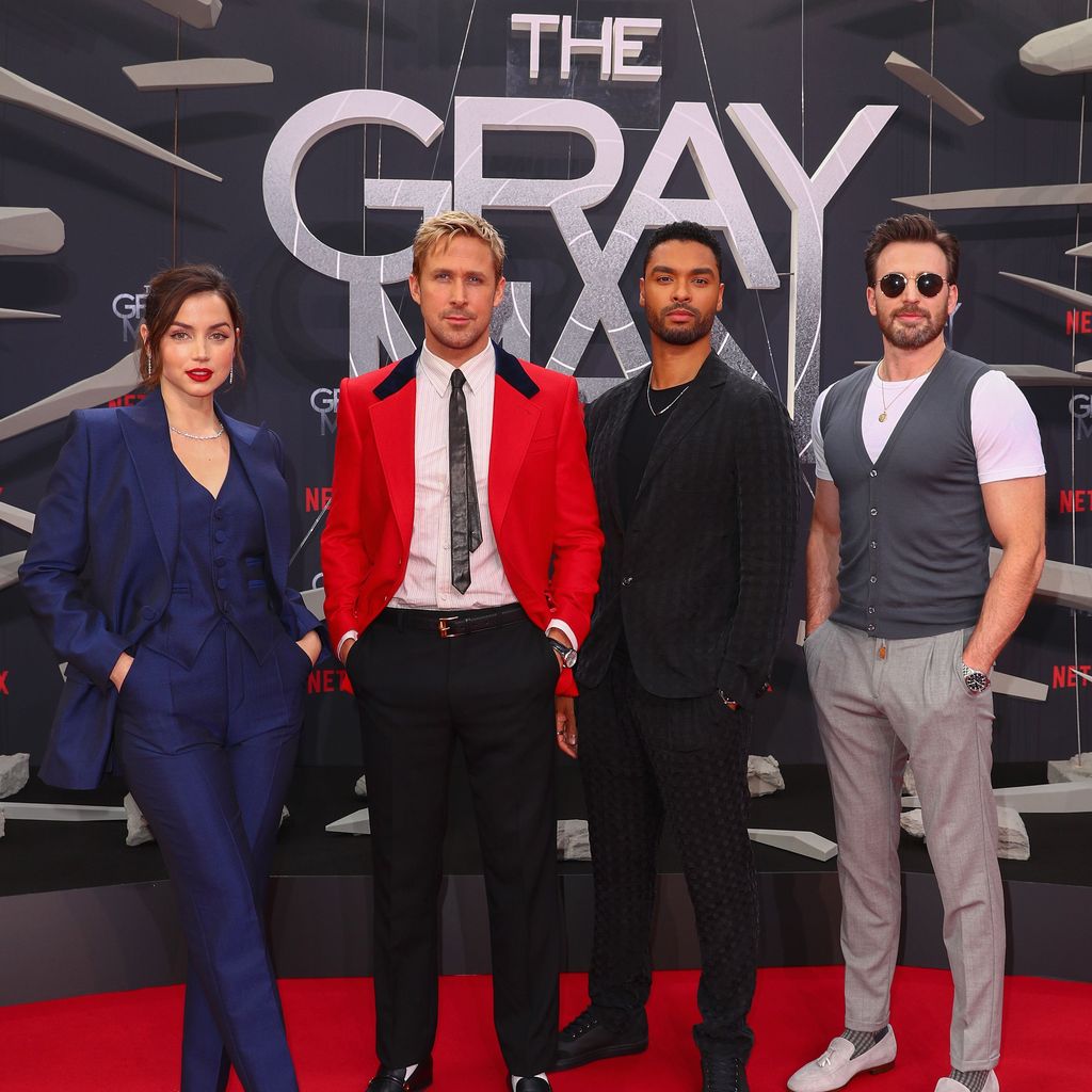 Ana de Armas, Ryan Gosling, Regé-Jean Page und Chris Evans bei der "The Gray Man"-Premiere in Berlin