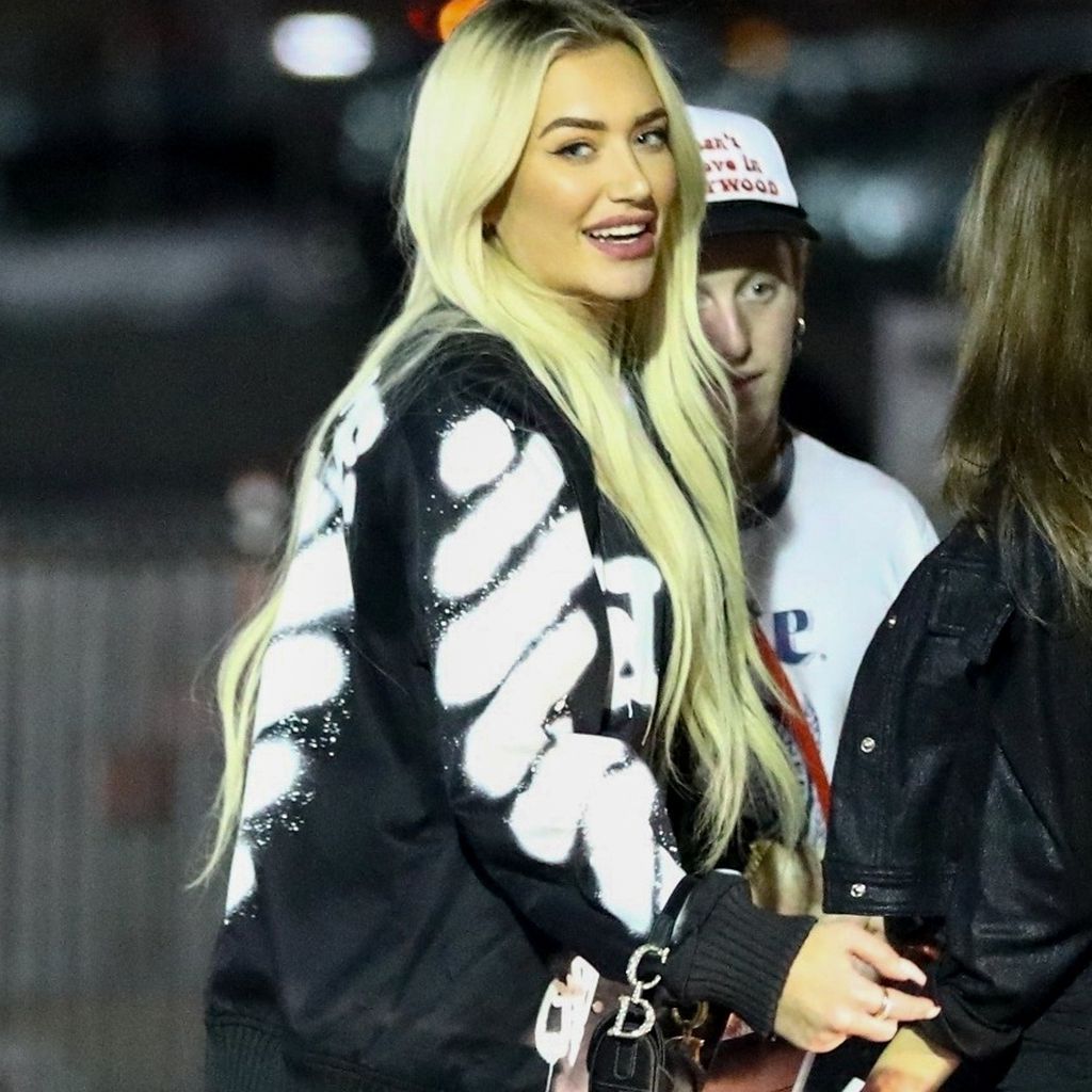 Anastasia "Stassi" Karanikolaou kurz vor dem Post-Malone-Konzert in Inglewood