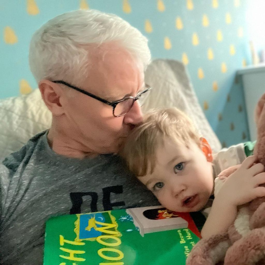 Anderson Cooper mit seinem Sohn Wyatt im Februar 2022
