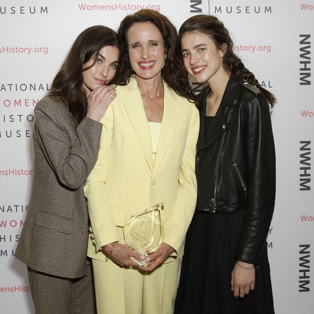 Andie MacDowell und ihre Töchter Rainey Qualley und Margaret Qualley im März 2020