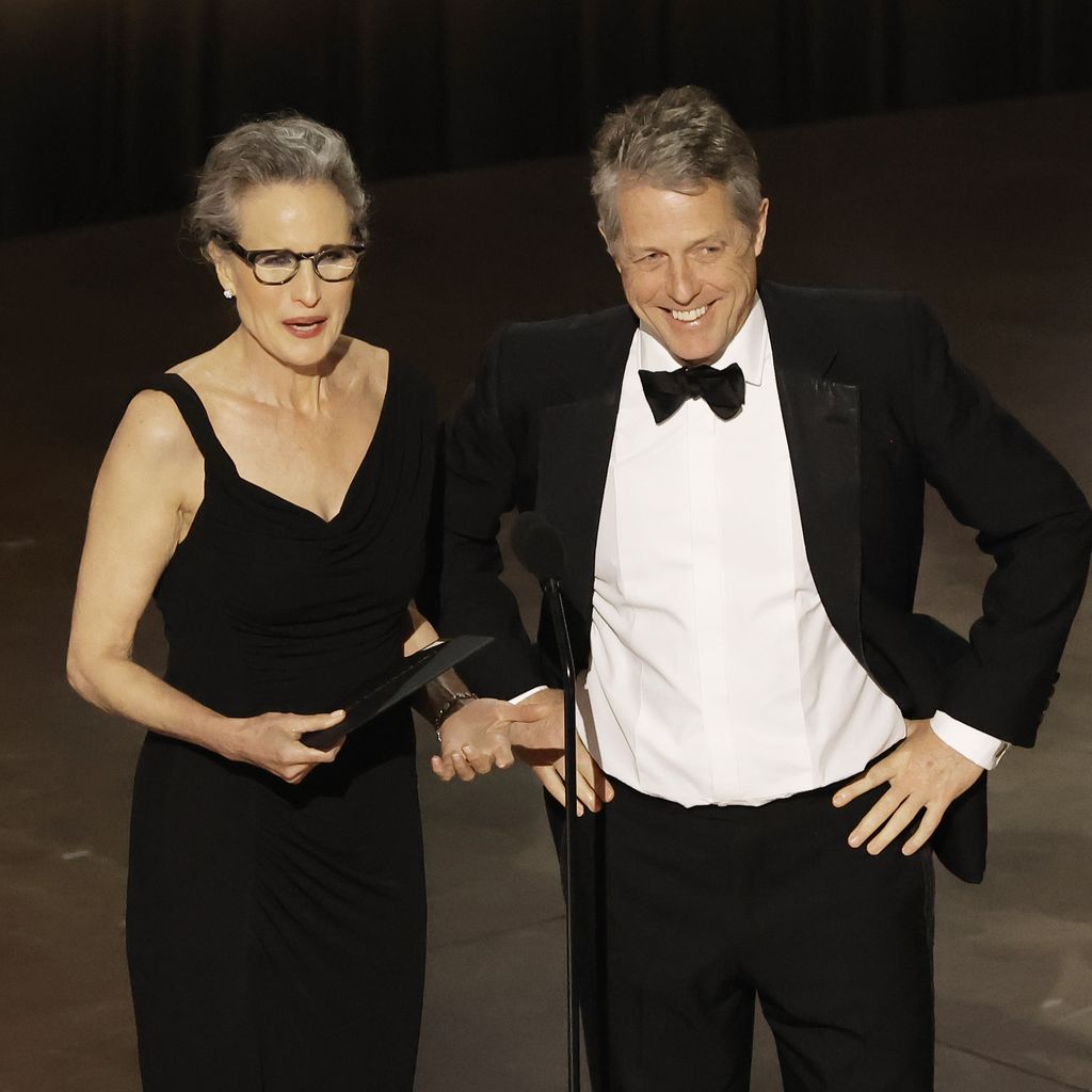 Andie MacDowell und Hugh Grant bei den Oscars 2023